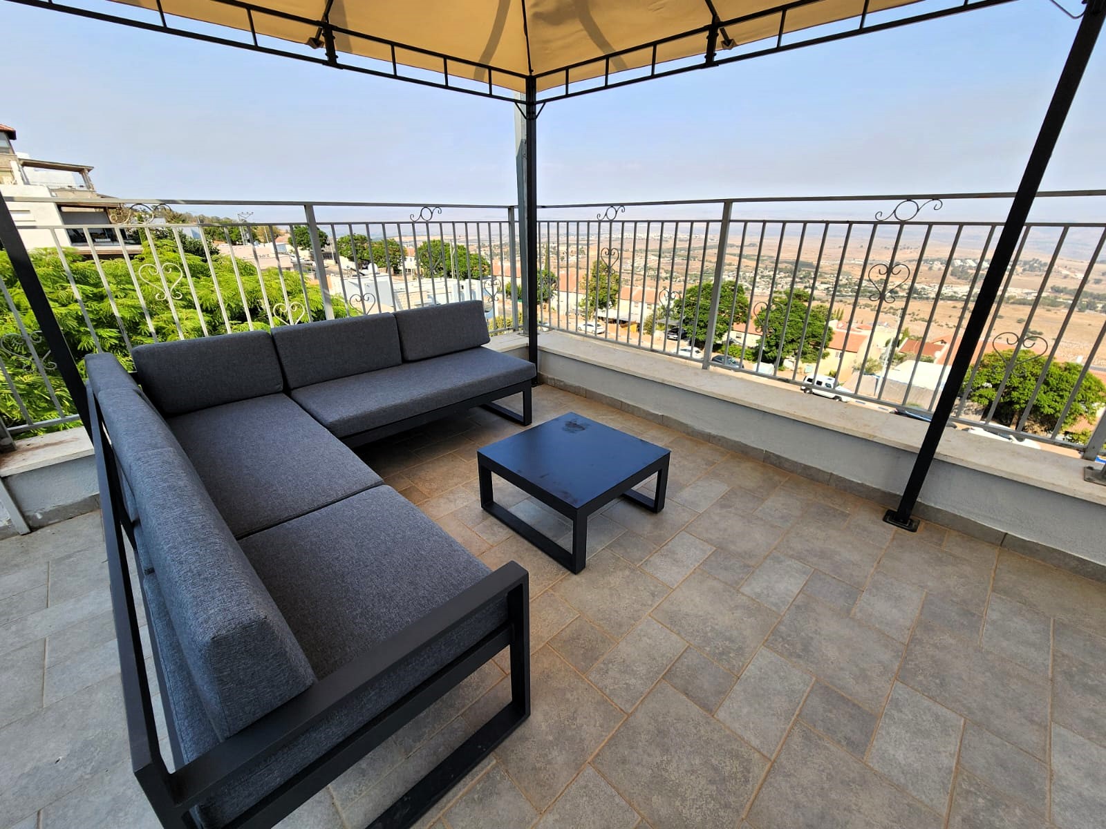 פינת ישיבה חיצונית