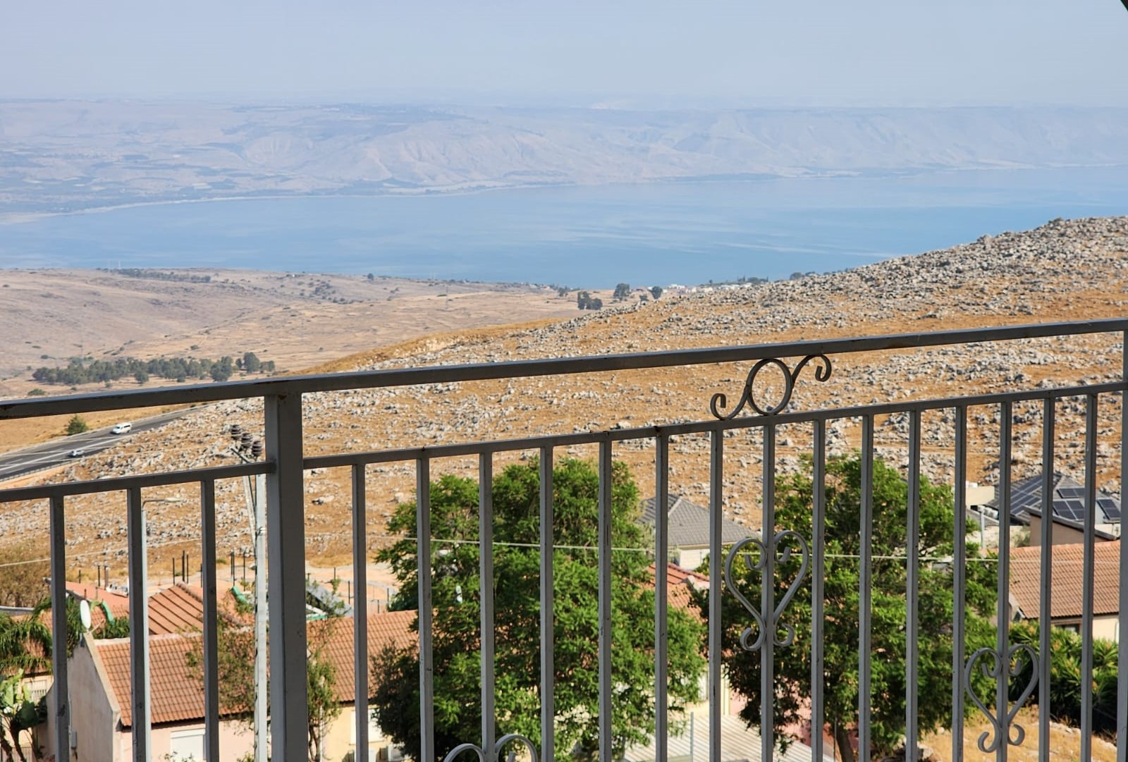 נוף הכנרת ממרפסת הווילה