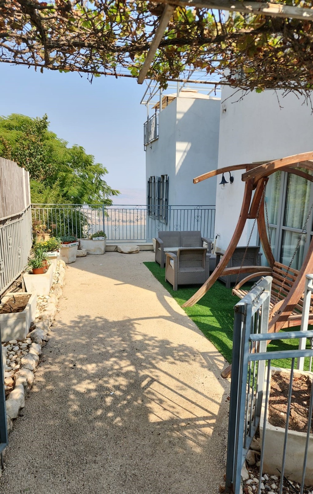 חצר רחבת ידיים